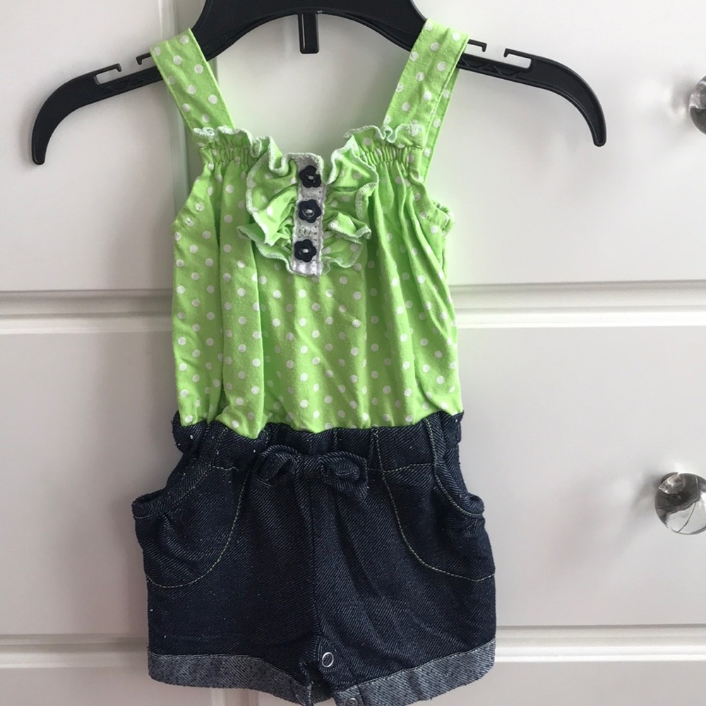 Baby Girls Green Romper - Looks super cute on!